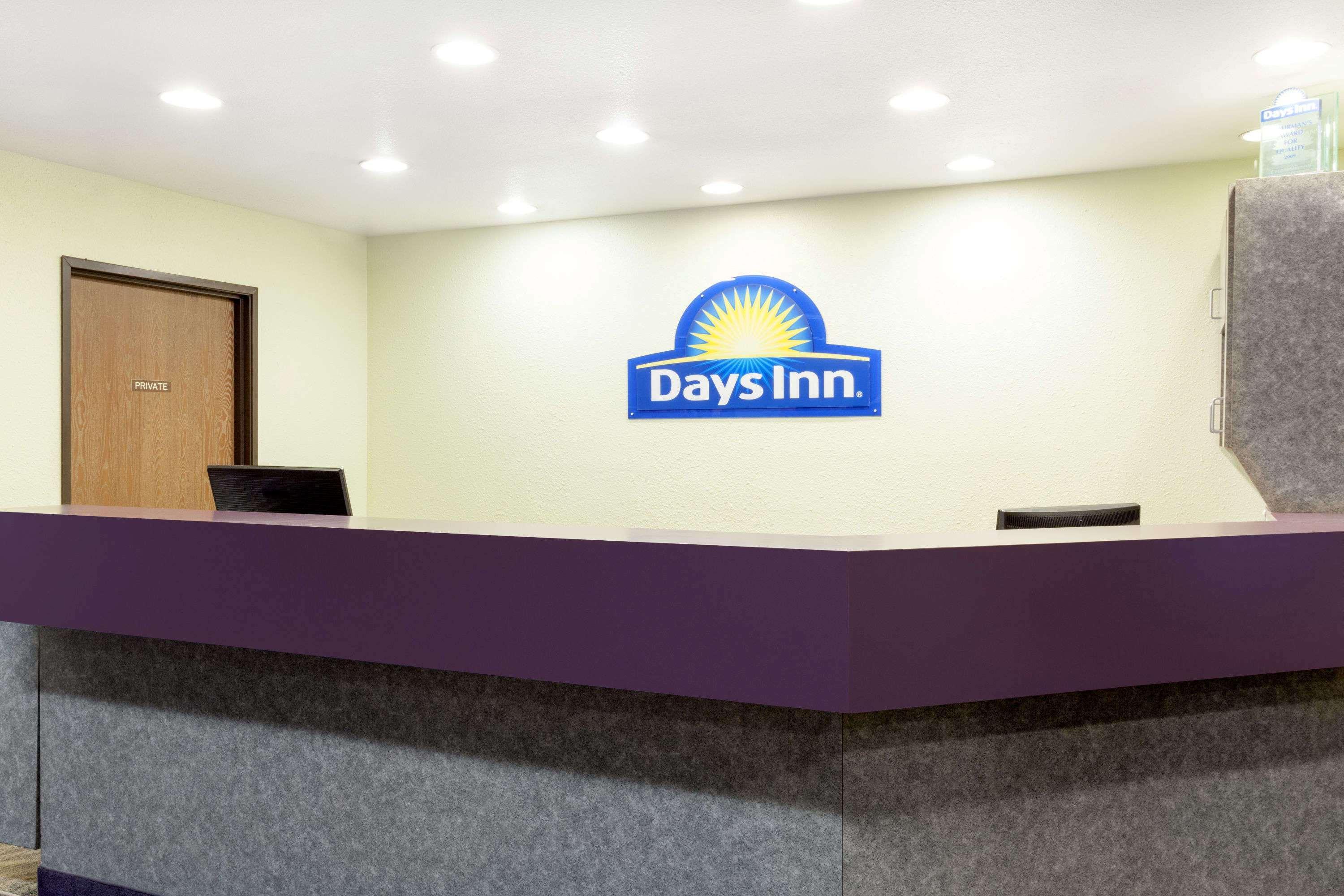 Days Inn By Wyndham Missoula Airport Wye Exterior photo
